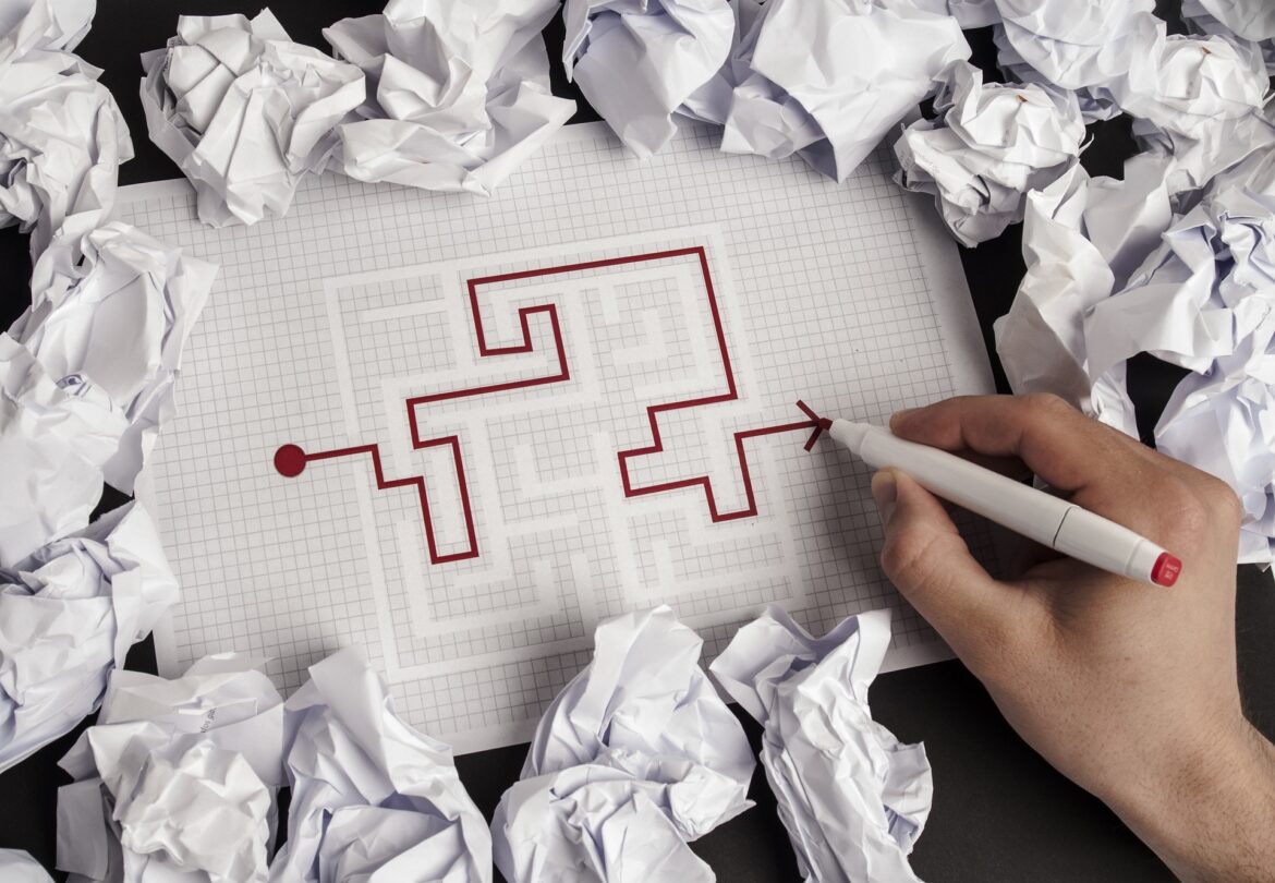 What steps does an individual need to become a successful entrepreneur?